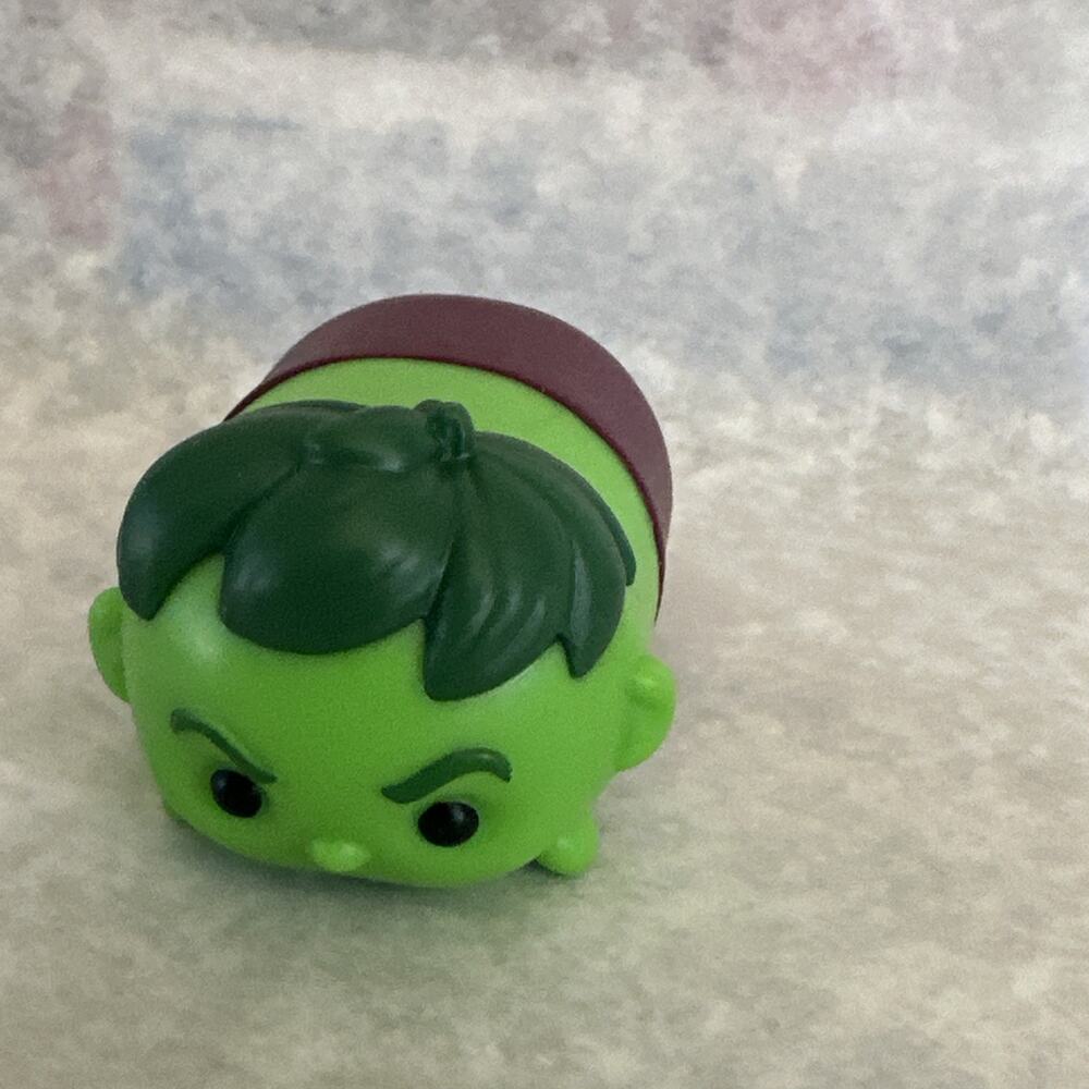 Disney Tsum Tsum Vinyl Large Collectible Figure Marvel Hulk Preowned (M)